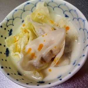 簡単！冷凍餃子で。。豆乳ぎょうざ鍋♪